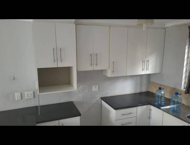 2 BEDROOM PROPERTY TO RENT IN OVERPORT